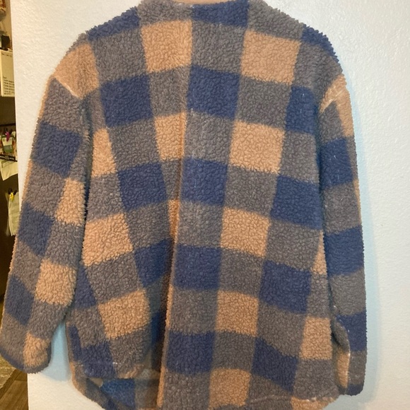 Koolaburra by Ugg Blue and Tan Oversized Teddy Shacket Size Medium - Picture 8 of 8